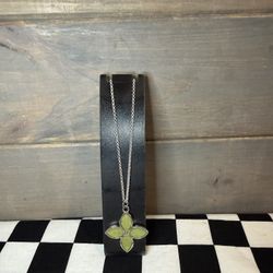 Vintage Sparkle Flower Pendant Necklace