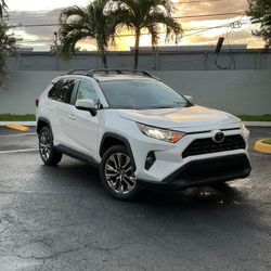 2019 Toyota RAV4 XLE