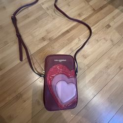  Karl Lagerfeld Paris Maybelle Heart Zipped Phone Crossbody Bag In Red