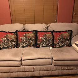 Very Soft Beautiful Couch And Pillows 