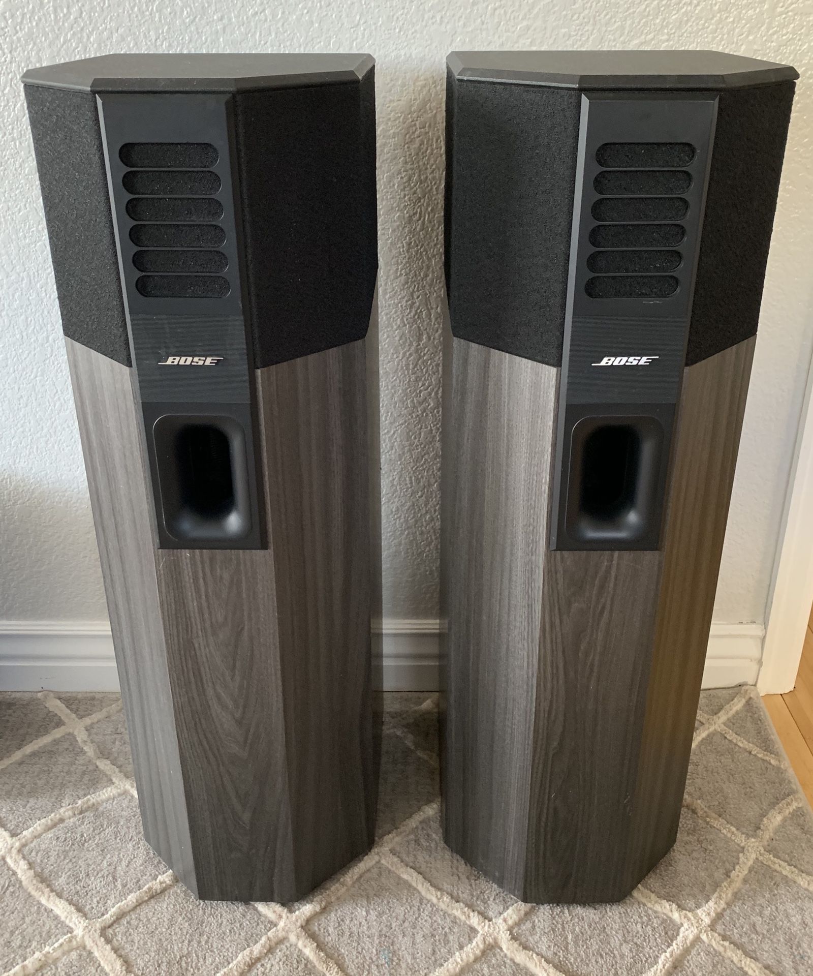 Samuel højen TVstation BOSE 701 Series Speakers Direct Reflect/ Pair R&L Tower Floor Speakers for  Sale in Northglenn, CO - OfferUp