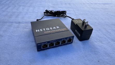  Netgear GS 205