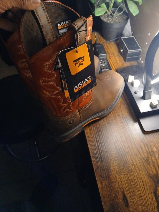 Ariat WorkHoggs Size 10 Boots