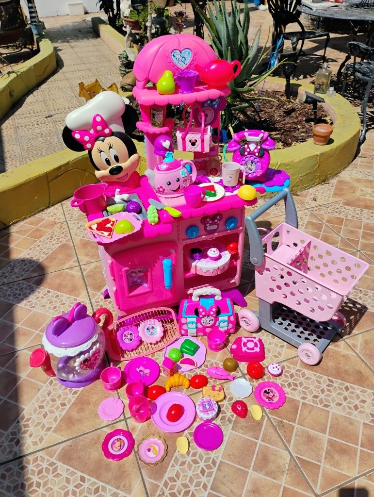 Mini Mouse Toy Kitchen 
