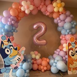 Bluey Balloon Arch 