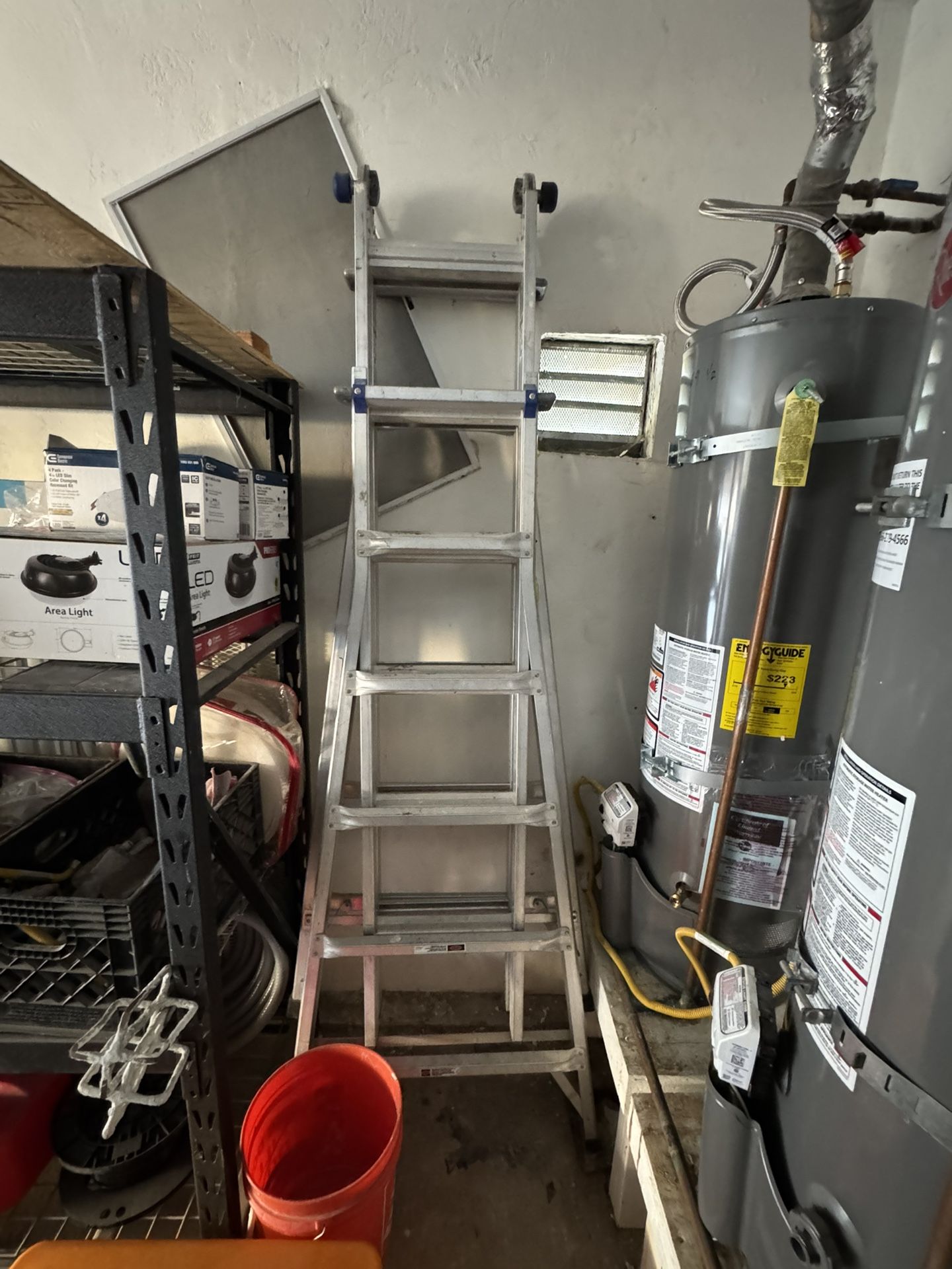 25’ Aluminum Ladder