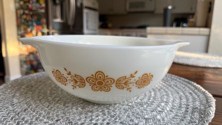 Vintage Cinderella Butterfly Gold Pyrex Bowl 2.5Qt #443
