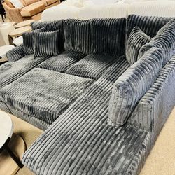 Double Chaise Stunning Sectional!