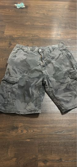 Men's Gray Camo Cargo Shorts