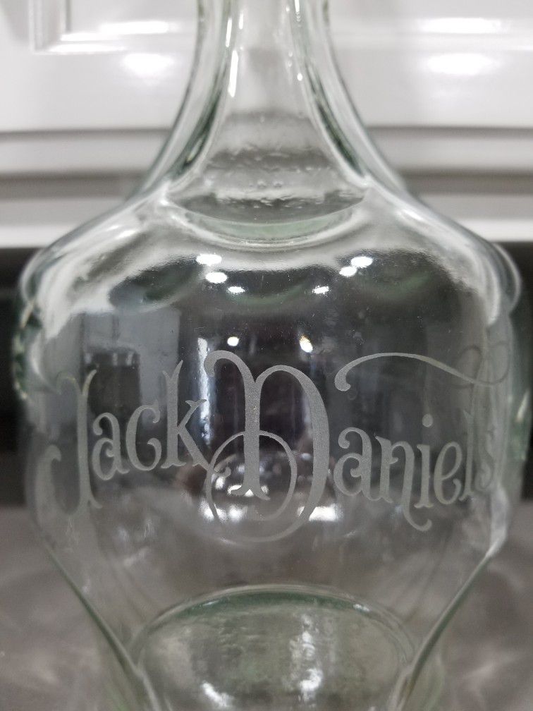 Beautiful Jack Daniel's "Belle of Lincoln" Bottle