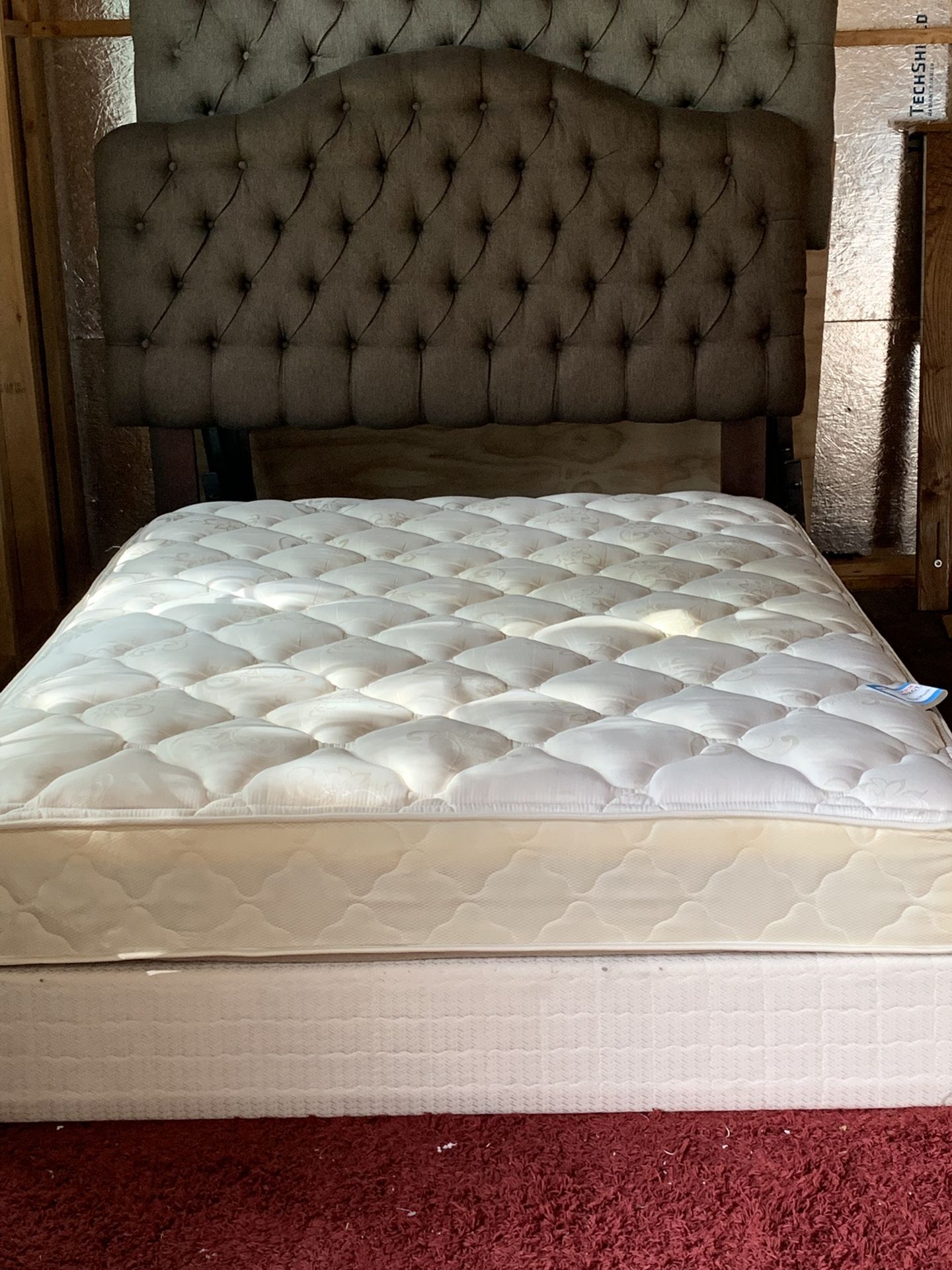 USED QUEEN SIZE MATTRESS WITH BOX SPRING