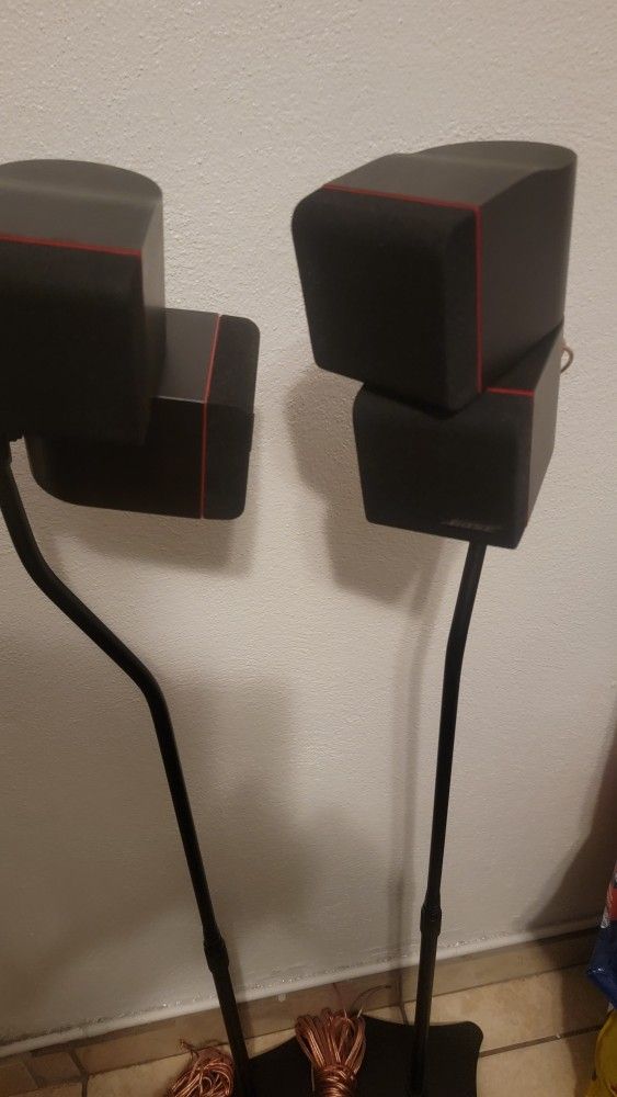 **** BOSE DOUBLE CUBE SPEAKERS