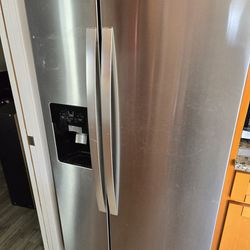 Whirlpool 21.4-cu ft Side-by-Side Refrigerator Model #WRS321SDHZ