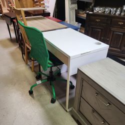 Desk and chair $88