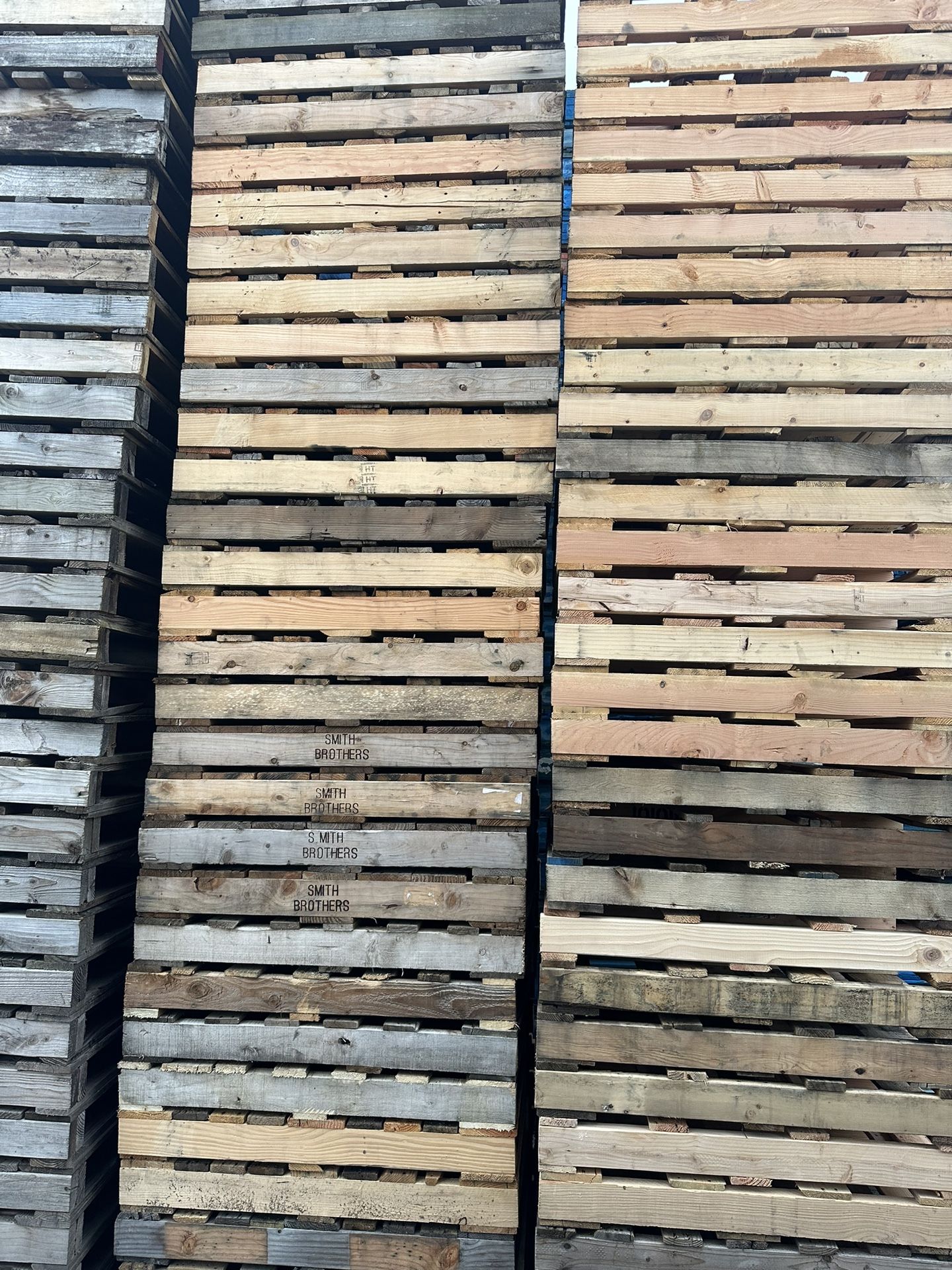 Wooden Pallets 40by 40 $5 Each