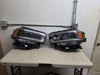 Left right headlight 2500 dodge 3500 ram 2019 2020 2021 2022 2023 2024