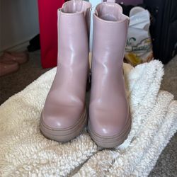 Women’s Boot Size 7