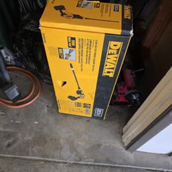 Dewal 20volt MAX 550 PSI. Power Washer 