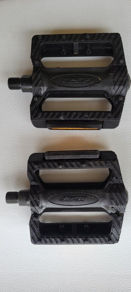 GT BMX 1/2" Platform Pedals
