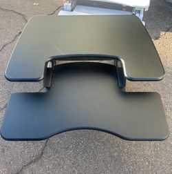 Veridrsks office Standing desks like new black & white  36”