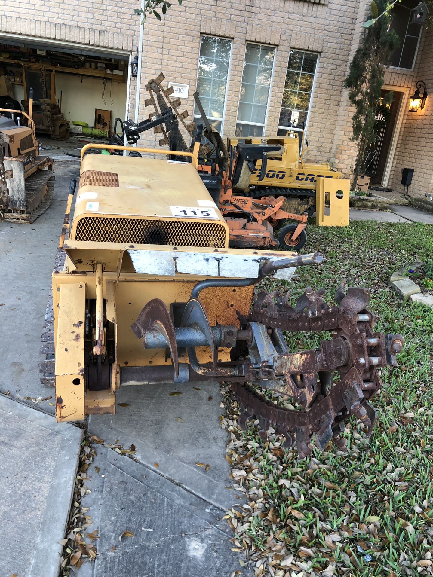 Case TF300 trencher trincha footer foundation izquierda fundacion Tf300b TF 300
