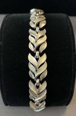 PRICE DROP! Antique Women’s Bracelet 7”
