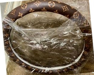 LV Steering Wheel Cover