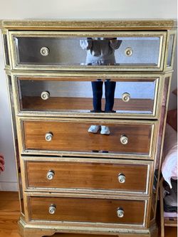 Mirrored 5 drawer dresser