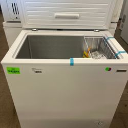 Vissani MDCF7WH 7 cu. ft. Manual Defrost Chest Freezer