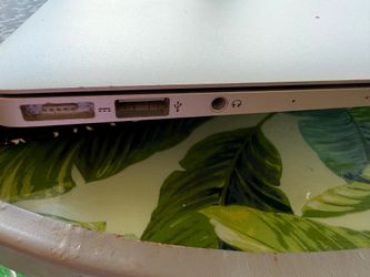 MacBook Air 13" (2017) – Excellent Condition