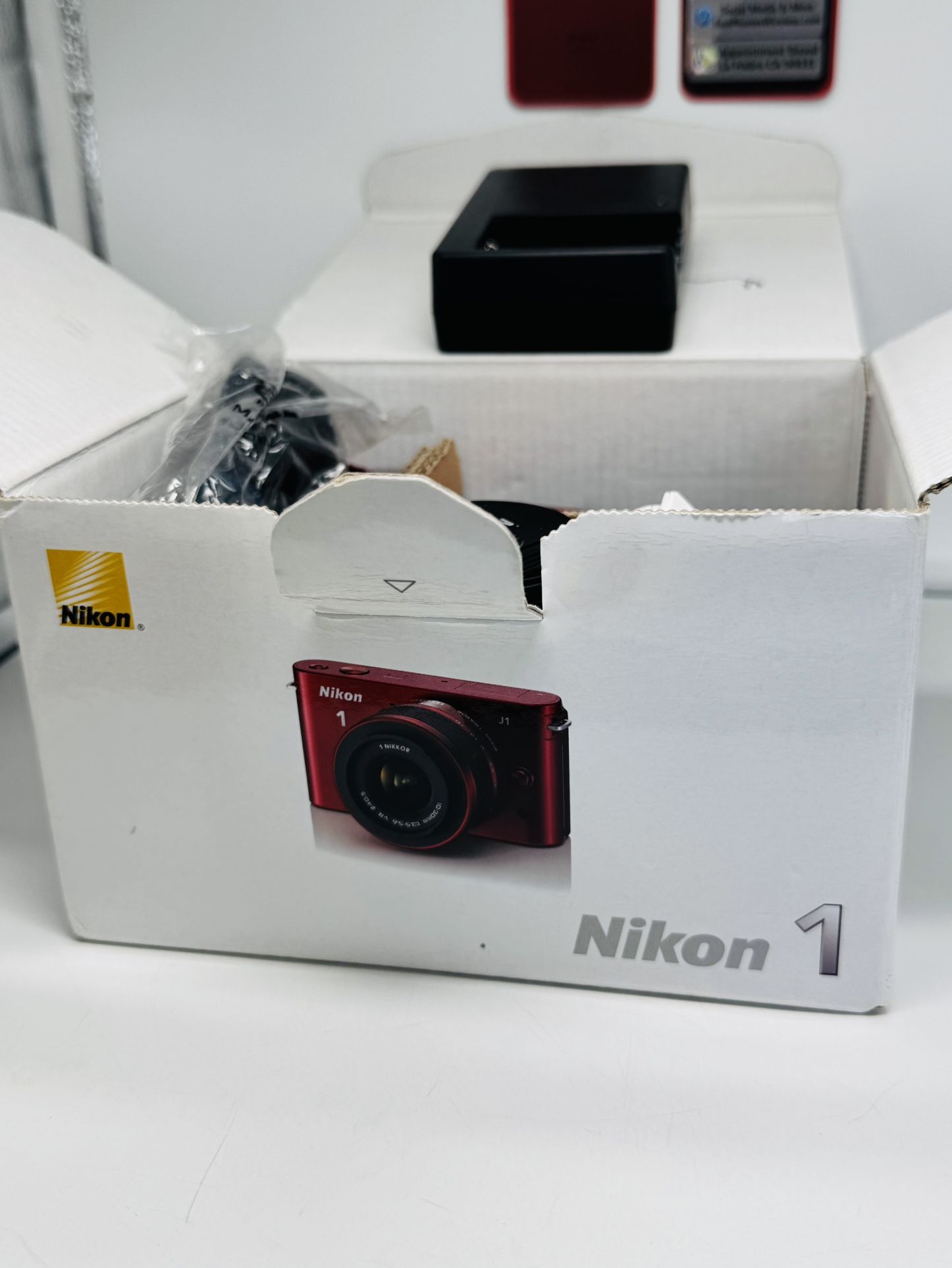 NIKON 1 J1 RED KIT ZOOM LENS KIT + BOX & ACCESSORIES 30 110mm Lens