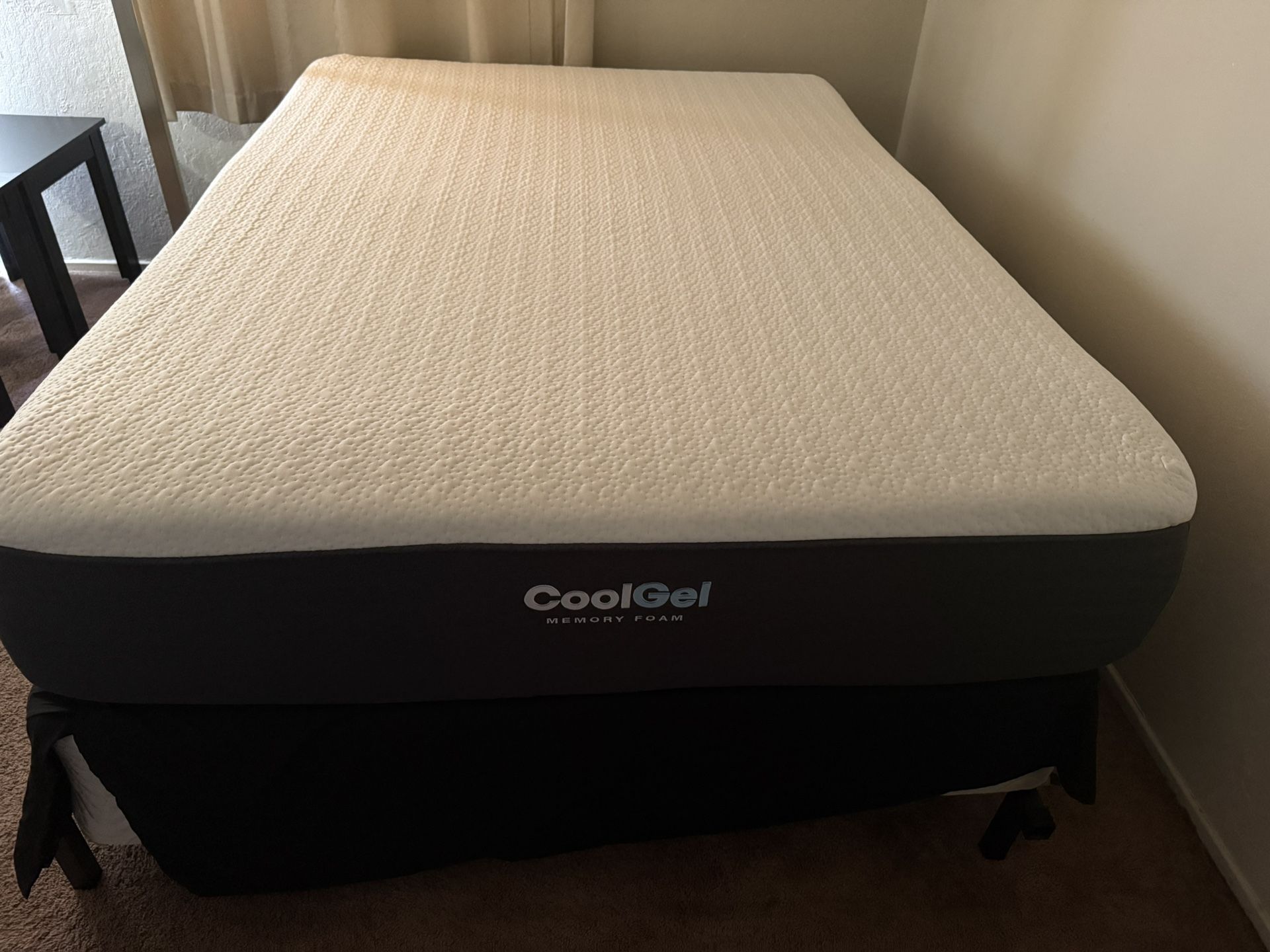 Excellent Condition Classic Brands CoolGel Memory Foam Mattress (Twin/Twin XL) - Box Spring & Frame Available For Free If Needed.