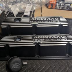 Brand New Ford 302 Valve Covers 
