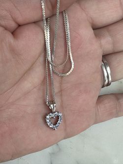 925 Sterling silver , small but beautiful tanzanites heart 💜 necklace , marked 925 R Thai, 18in 925 chain ,tested gemstones in photos