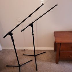 2 Amazon Basics Audio Microphone Stands ( boom mic height )