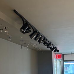 15 pcs iQuzzini spot lights and track  