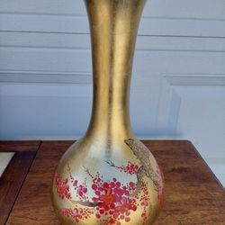 Decrotive  Vase