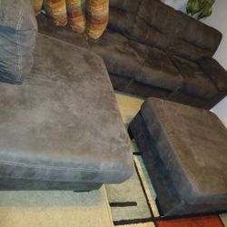 Two Piece Sectional W/ottoman 