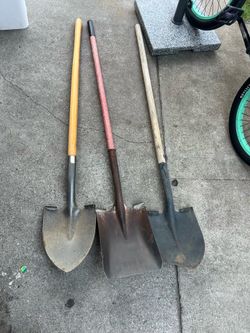 Shovels , rake , metal tamper