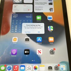 iPad 6th Generation 32 Gb Great Condition Unlocked Apple Pencil Compatible