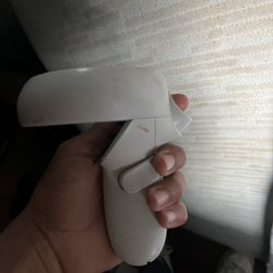 Vr quest two controller left only! 