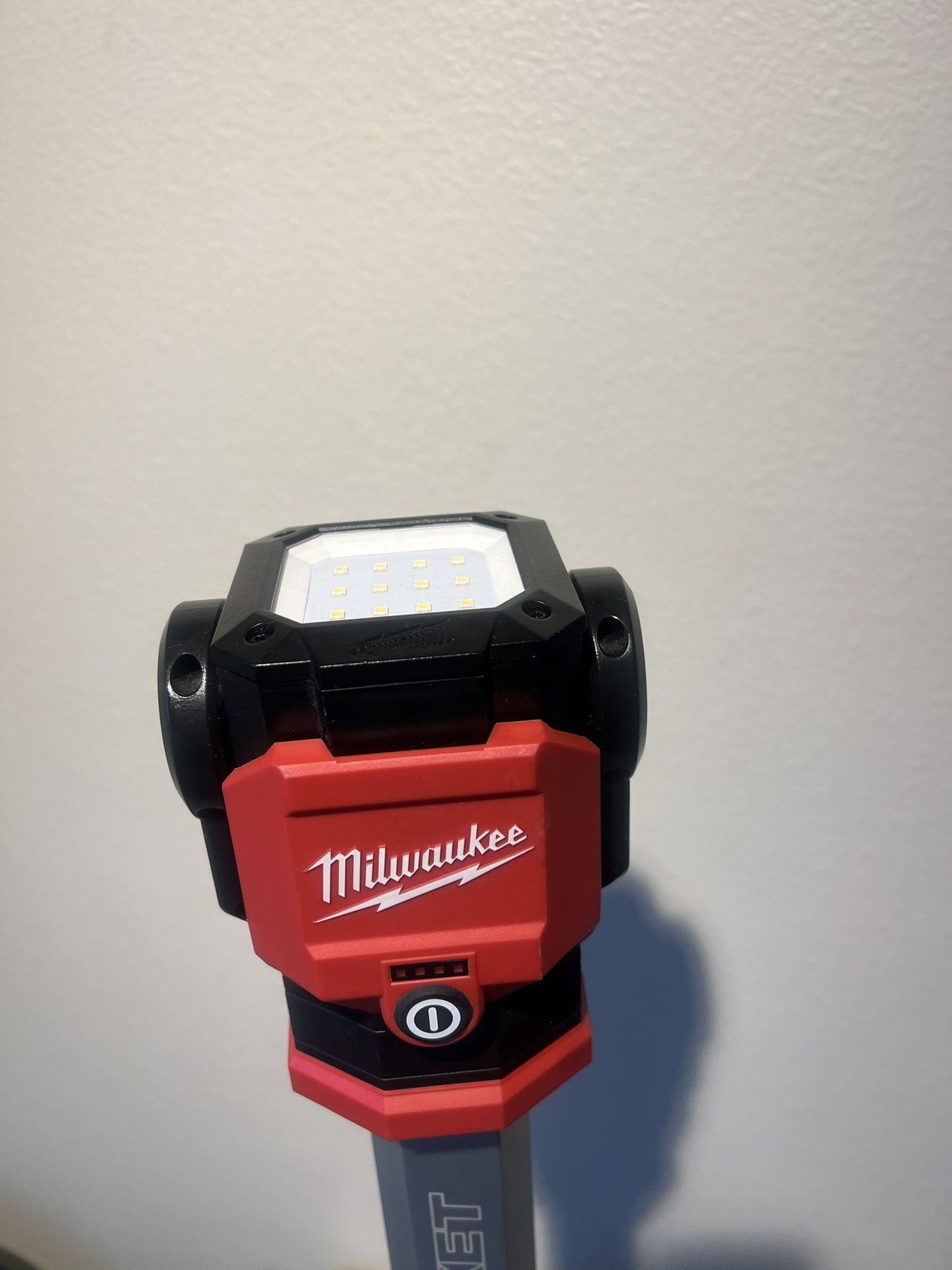 Milwaukee LED Light