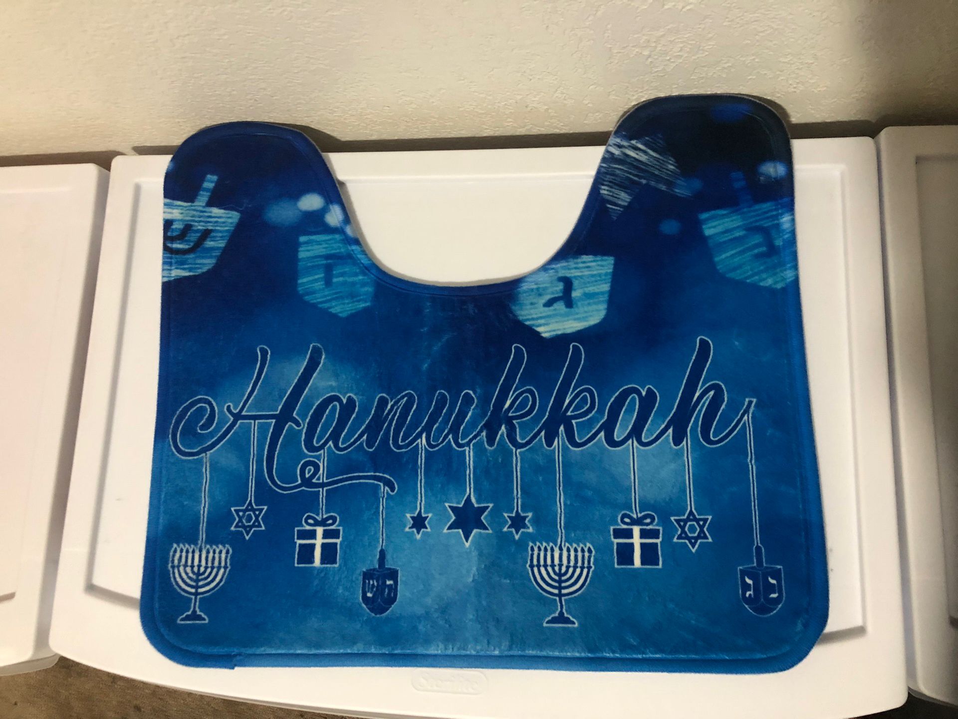 Hanukkah 3pcs Bathroom Rug Set - Ultra Soft Non Slip Bathroom Doormat, Toilet Lid Cover and U-Shaped Toilet Floor Mat