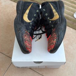 Kobe X - Elite Low. Christmas ( Sz 11) 