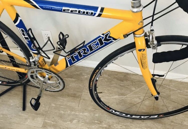 TREK 2200 9 Gear Super Fast Road Bike for Sale in Mesa, AZ OfferUp
