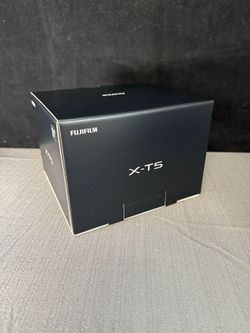 FujiFilm X-T5 Camera Body Black