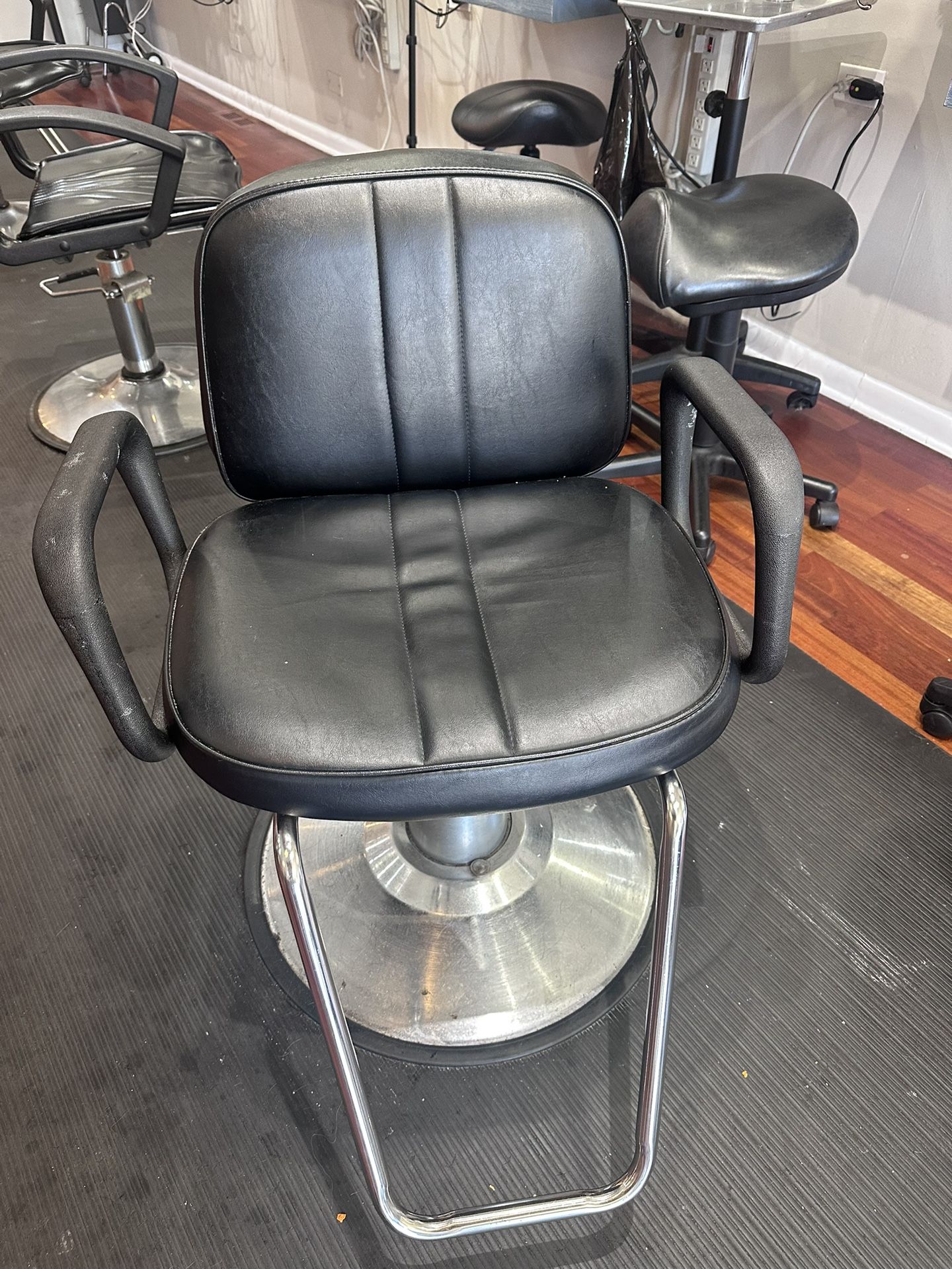 Salon Chair