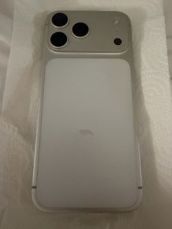 iphone 17 pro max  256gb  no sim restrictions  clean Imei  🪫 health 100%  like new conditions  No box or accessories