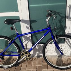 SCHWINN FRONTIER 17" Mountain Bike 26” Beautiful Blue Metallic
