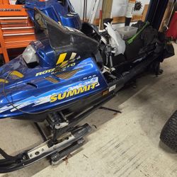 Skidoo Summit 670